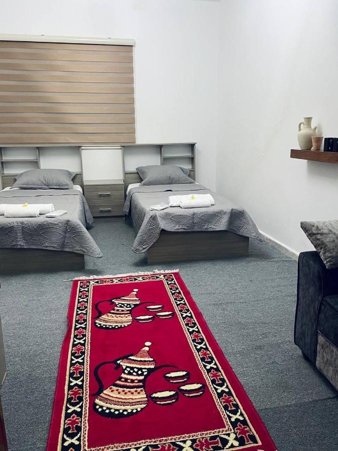 Petra B12 Hostel Wadi Musa Exterior photo